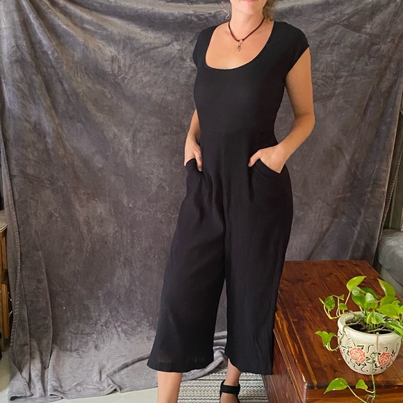 Black jumpsuit from Anthropologie - Picture 14 of 17